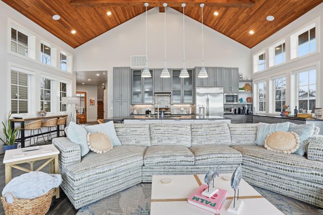 37292 S Cliff Crest Drive, Vinita, OK 74301