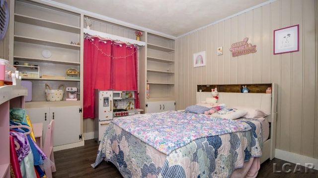 715 Alexander Drive, Adrian, MI 49221