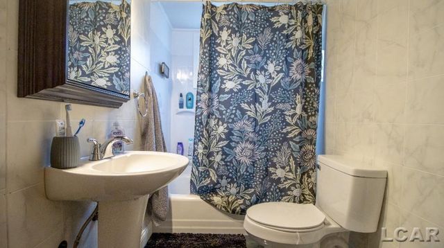 715 Alexander Drive, Adrian, MI 49221