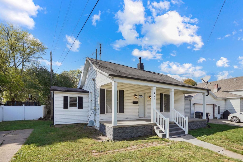 209 N Maple Avenue, Warsaw, IN 46580