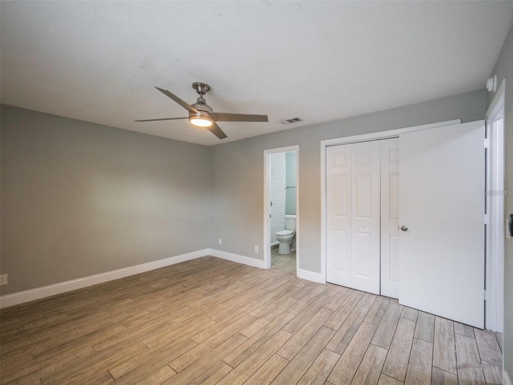 Image 15 of property listing at 2419 RIO PINAR LAKES BOULEVARD, Orlando, FL 32822