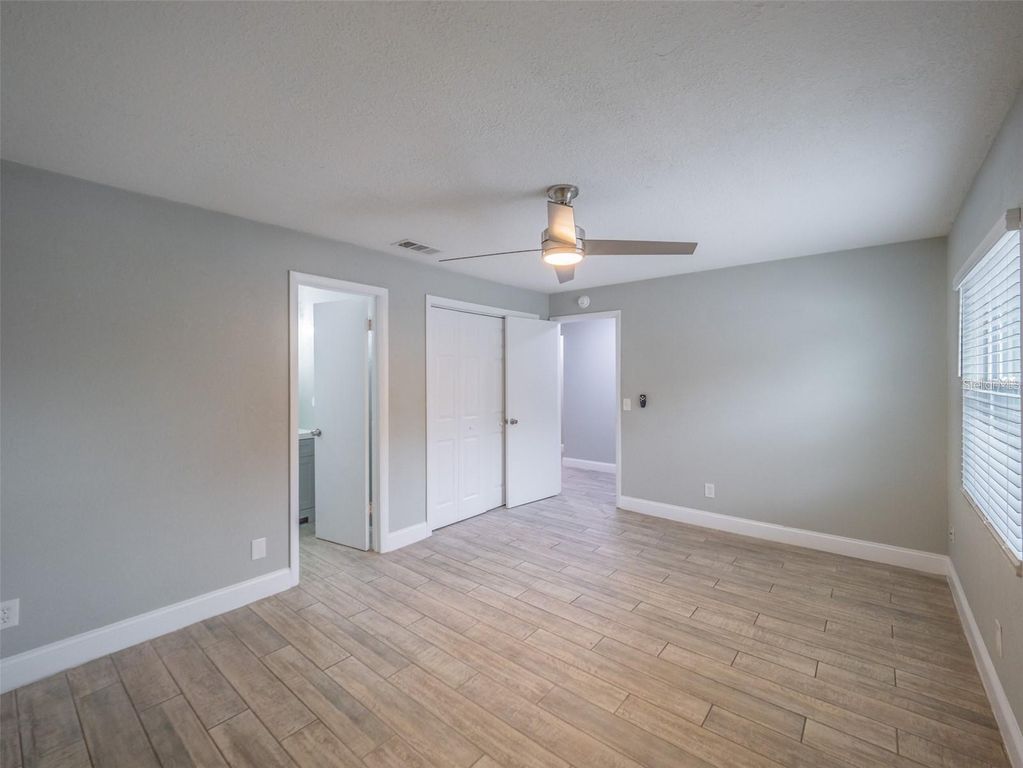 Image 17 of property listing at 2419 RIO PINAR LAKES BOULEVARD, Orlando, FL 32822