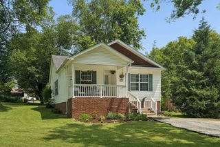 400 Indian Trl, Madison, TN 37115