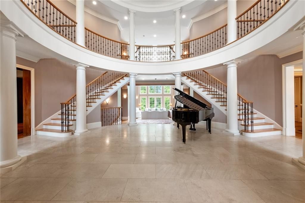 Image 11 of property listing at 15380 Tullgean Drive, Milton, GA 30004
