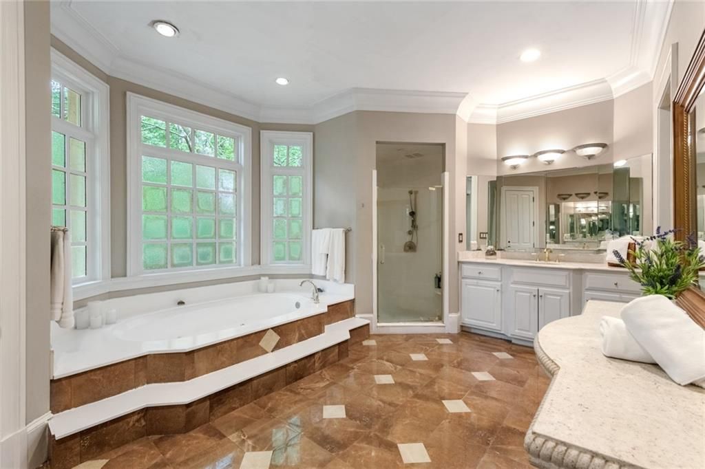 Image 27 of property listing at 15380 Tullgean Drive, Milton, GA 30004