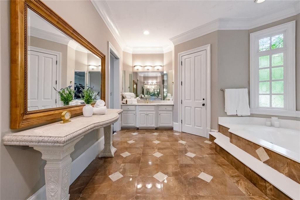 Image 29 of property listing at 15380 Tullgean Drive, Milton, GA 30004