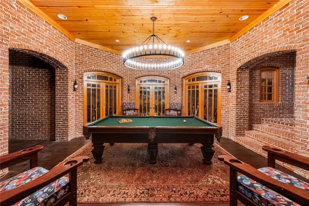 Image 32 of property listing at 15380 Tullgean Drive, Milton, GA 30004