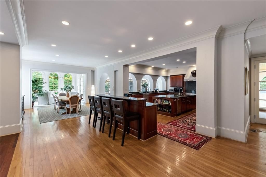 Image 9 of property listing at 15380 Tullgean Drive, Milton, GA 30004
