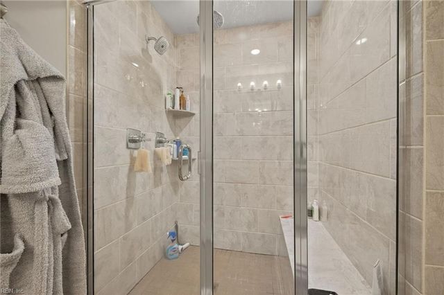 1520 Roselynn LN, Virginia Beach, VA 23454