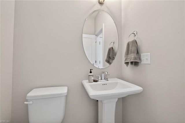 1520 Roselynn LN, Virginia Beach, VA 23454