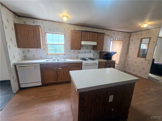 186 Henderson Lane, Brutus, NY 13166