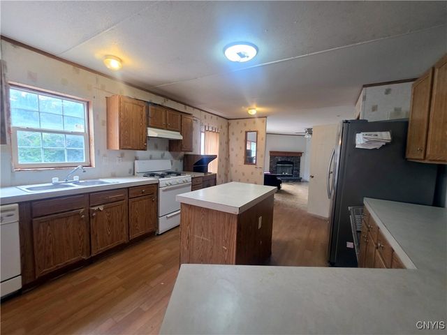 186 Henderson Lane, Brutus, NY 13166