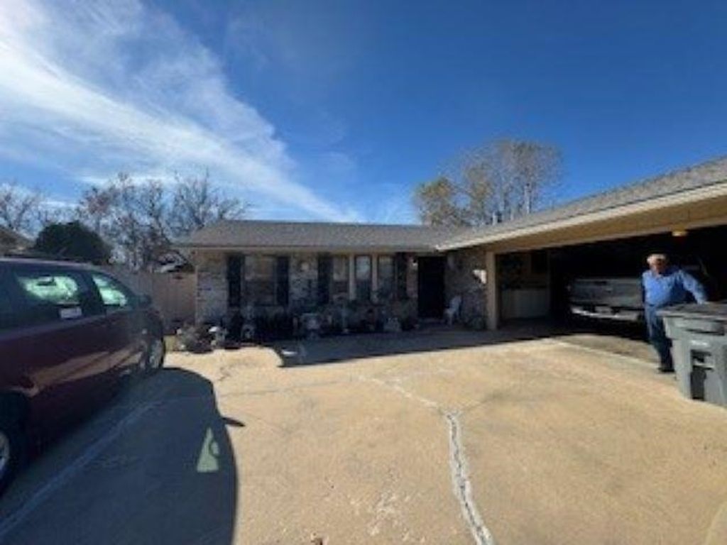 2618 NW 77th St, Lawton, OK 73505