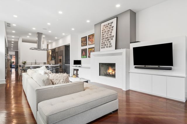 1939 N Bissell Street, Chicago, IL 60614