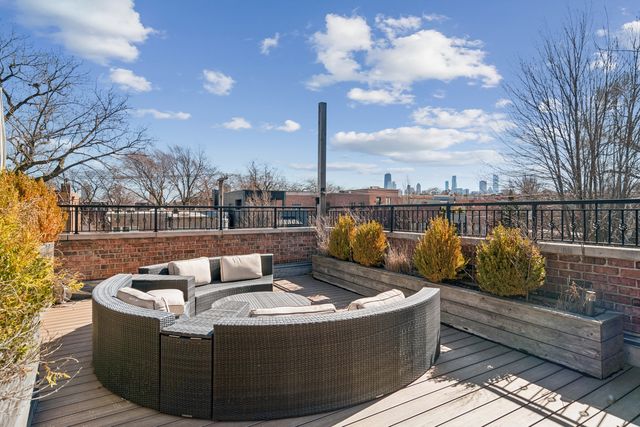 1939 N Bissell Street, Chicago, IL 60614