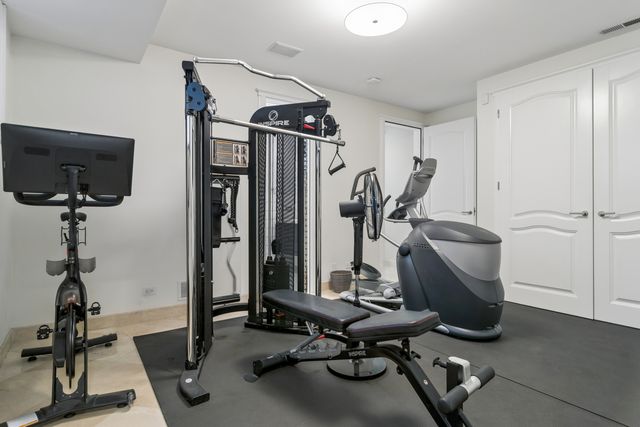 1939 N Bissell Street, Chicago, IL 60614