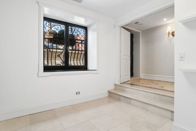 1939 N Bissell Street, Chicago, IL 60614