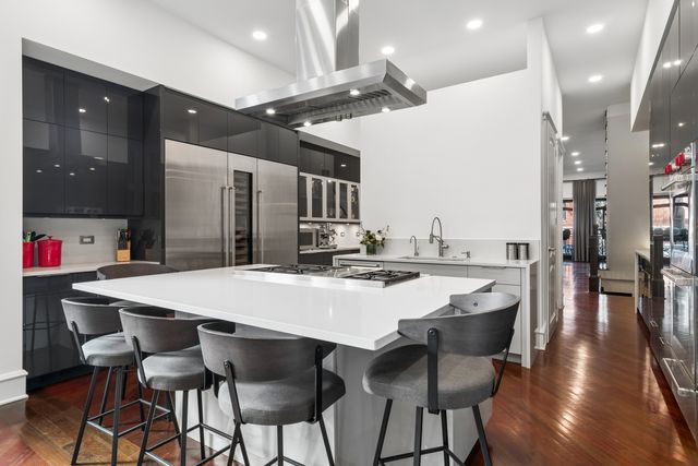 1939 N Bissell Street, Chicago, IL 60614