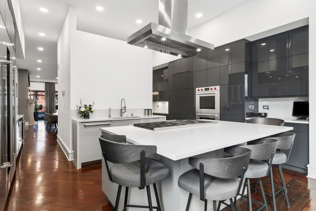 1939 N Bissell Street, Chicago, IL 60614