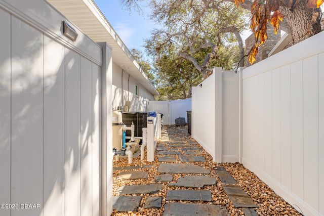 68 Glenview Avenue, Ponce Inlet, FL 32127