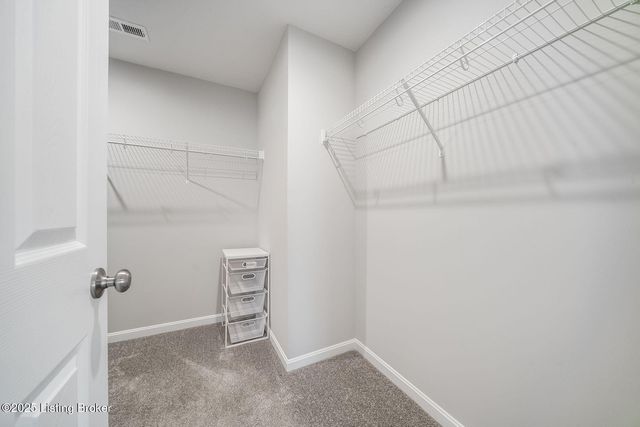 8425 Splendid Pt, Louisville, KY 40229