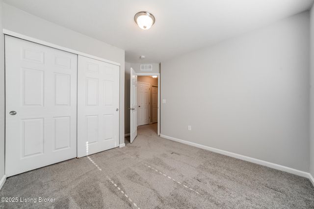 8425 Splendid Pt, Louisville, KY 40229