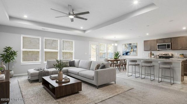 8425 Splendid Pt, Louisville, KY 40229