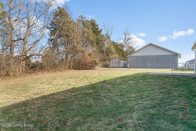 8425 Splendid Pt, Louisville, KY 40229