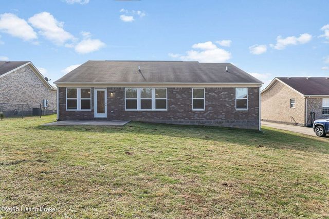 8425 Splendid Pt, Louisville, KY 40229