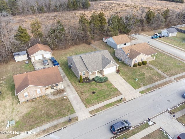 8425 Splendid Pt, Louisville, KY 40229