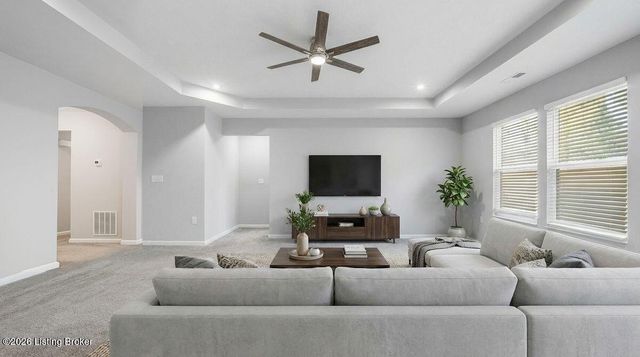 8425 Splendid Pt, Louisville, KY 40229