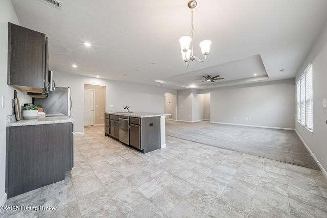 8425 Splendid Pt, Louisville, KY 40229