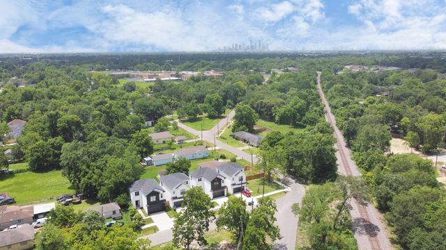 5308 Denmark Street, Houston, TX 77028