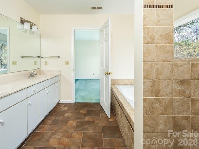 39 Eastmoor Drive, Asheville, NC 28805