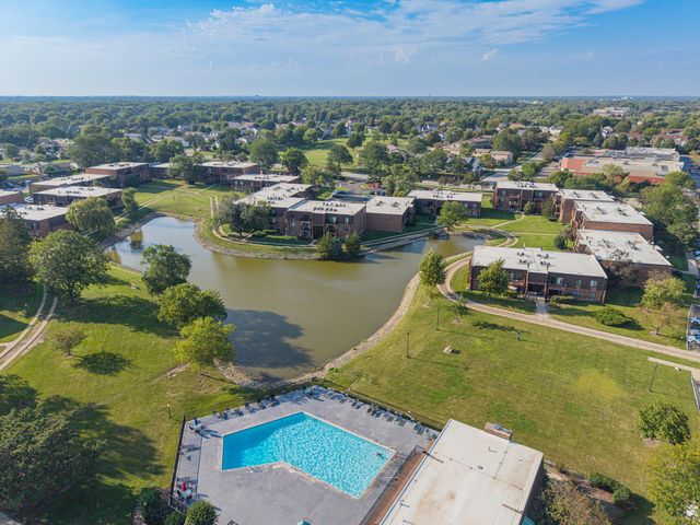 617 Limerick Lane 2B, Schaumburg, IL 60193