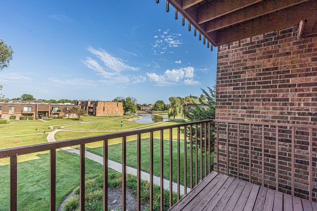 617 Limerick Lane 2B, Schaumburg, IL 60193