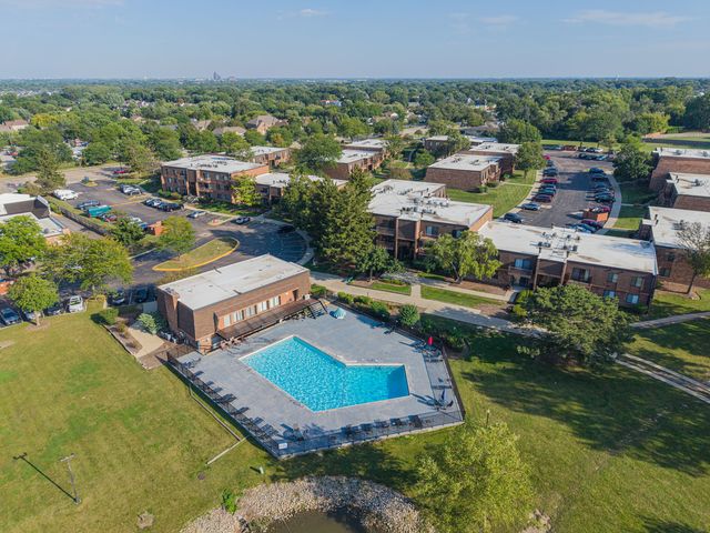 617 Limerick Lane 2B, Schaumburg, IL 60193