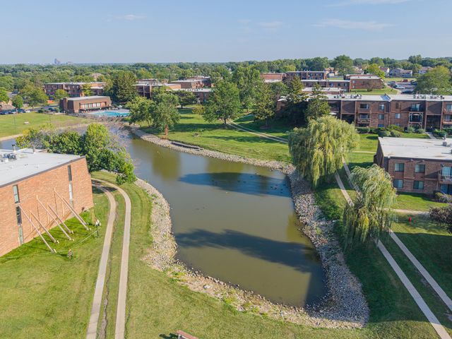 617 Limerick Lane 2B, Schaumburg, IL 60193