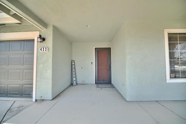 433 Sanderling Dr, Patterson, CA 95363