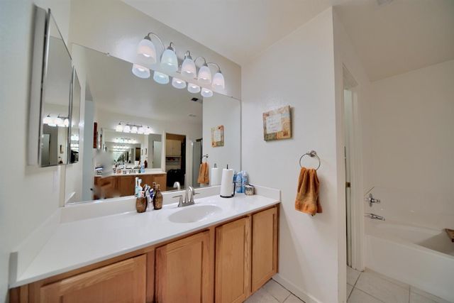 433 Sanderling Dr, Patterson, CA 95363