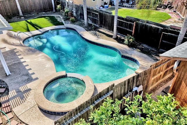 433 Sanderling Dr, Patterson, CA 95363