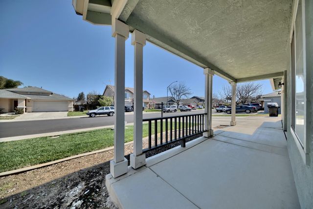 433 Sanderling Dr, Patterson, CA 95363