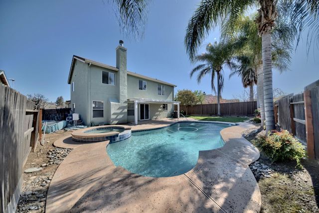 433 Sanderling Dr, Patterson, CA 95363