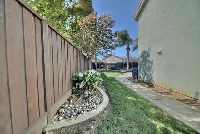 433 Sanderling Dr, Patterson, CA 95363