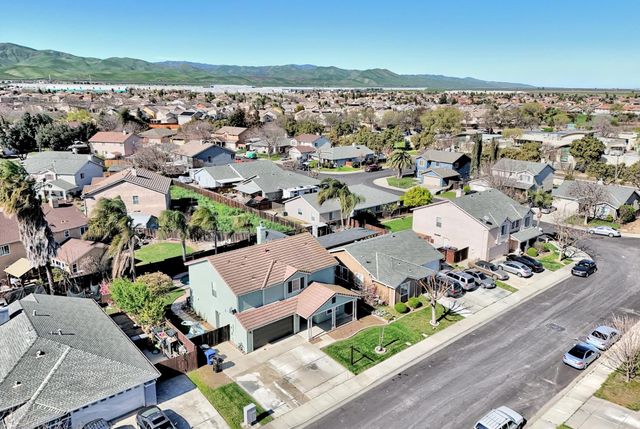 433 Sanderling Dr, Patterson, CA 95363