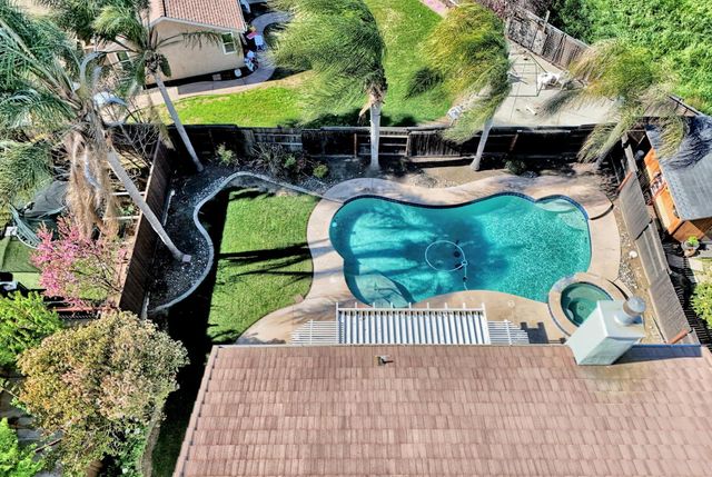 433 Sanderling Dr, Patterson, CA 95363