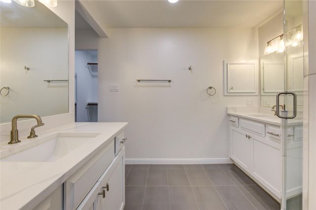 10322 Lynbrook Hollow Street, Houston, TX 77042