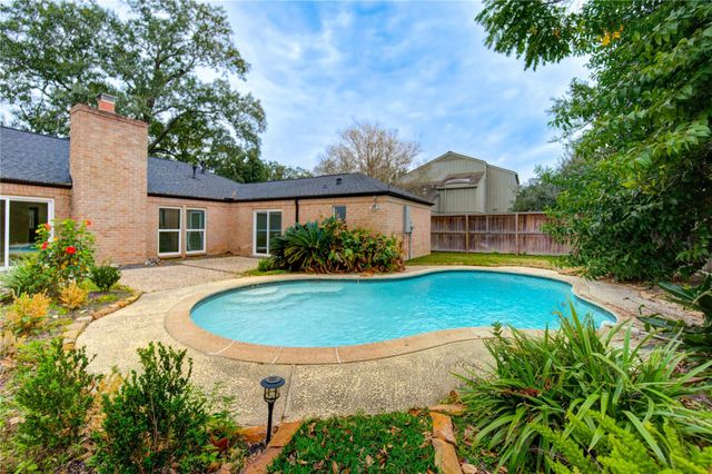 10322 Lynbrook Hollow Street, Houston, TX 77042