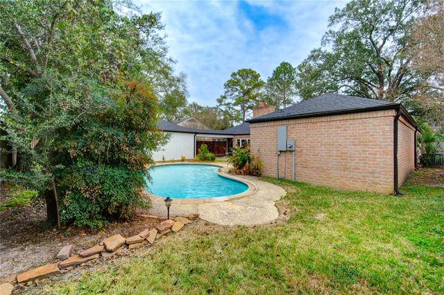 10322 Lynbrook Hollow Street, Houston, TX 77042