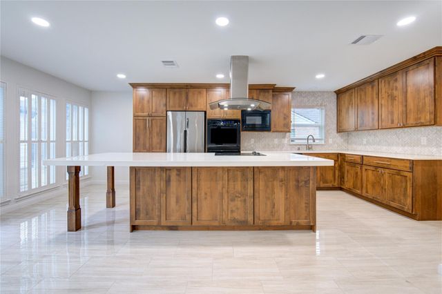 10322 Lynbrook Hollow Street, Houston, TX 77042